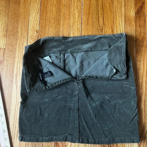 Forever21 velvet mini skirt - Picture 4 of 6
